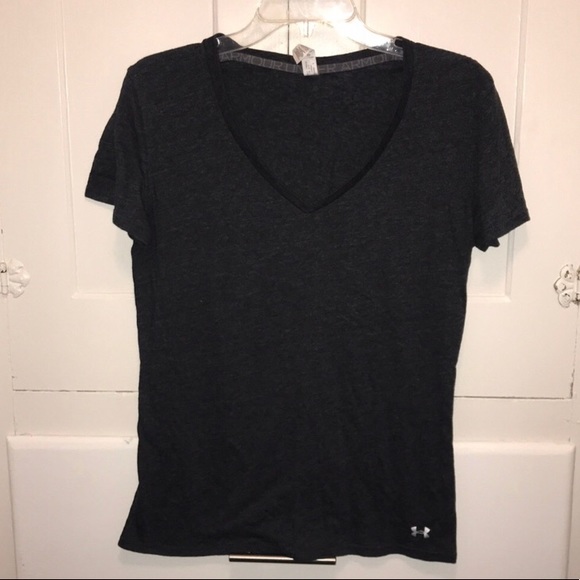 BUNDLE of UNDER ARMOUR workout tees! Worth $100! - Picture 4 of 8